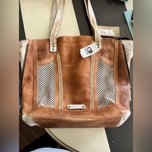 Gorgeous bag with gorgeous details. BNWT!